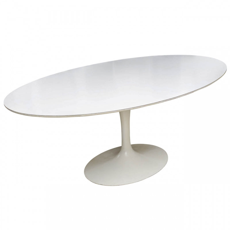 Mesa de jantar tulipa oval em mdf